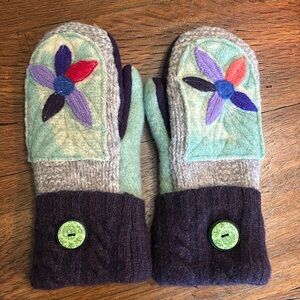 100% Wool handcrafted mittens